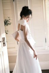 点击看大图 -Renee芮亦婚纱