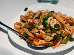 大蒜苗炒腊枪-荣小馆(安达仕店)