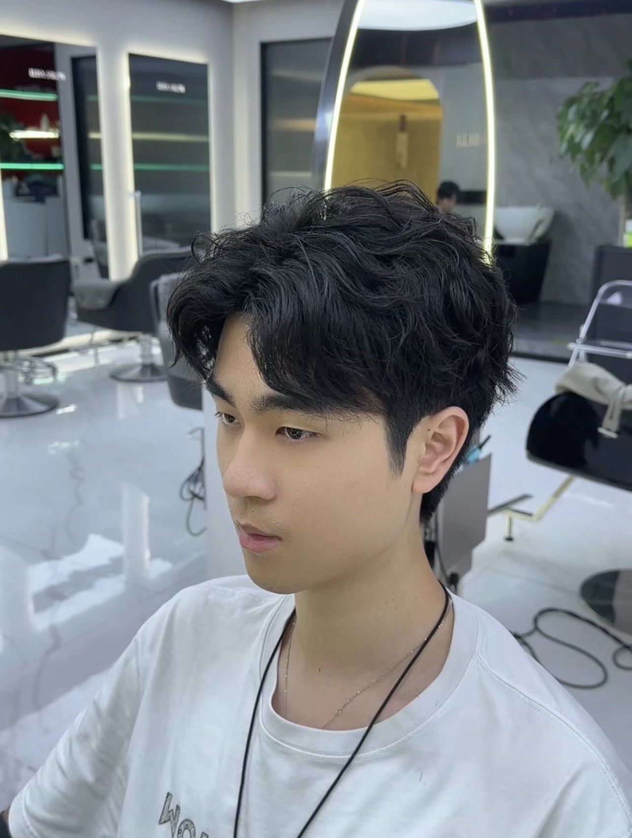 男士中分纹理烫