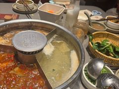 三拼锅底-巴奴毛肚火锅(大剧院店)