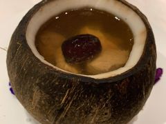 椰子八宝鸡汤-闻见中国海南菜(K11店)