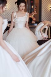 -艾米丽婚纱礼服