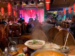 -野山舂·贵州现舂酸汤火锅(鸿通城店)