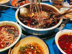 -马路边边麻辣烫(世纪金源店)