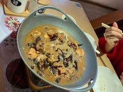 东北小鸡炖蘑菇-东北农家小院(定西路店)