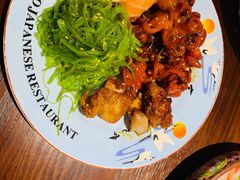 三文鱼牛油果寿司-松子料理(亮马桥店)