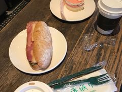 -星巴克(武康路店)