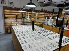 -罗伯特眼镜·蔡司官方授权(罗湖国贸店)