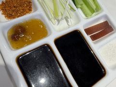 -玖儿小桃红·东北菜·春饼烤鸭(南阳湖街店)