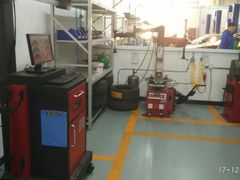 保时捷四轮定位-博睿通达汽车修理站