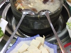 -南渝食府.墨脱石锅松茸鸡