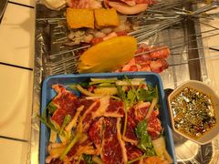 -喜悦小串丹东小黄牛海鲜烧烤大排档(民主广场店)