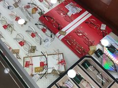 -西南眼镜·蔡司·依视路战略合作店(南街店)