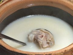 老妈蹄花汤-麻六记(新天地店)