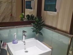 -万龙洲海鲜(大兴绿地缤纷城店)