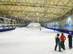 -乔波室内滑雪场