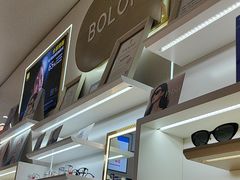 -美式眼镜·授权蔡司.依视路.尼康.豪雅.明月(南翔印象城店)