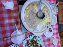 -霄汉牛三鲜湖北砂锅菜(万松园2店)