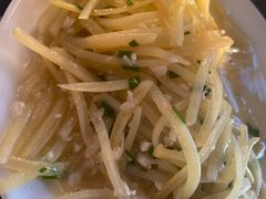 -临江餐馆二楼美食部落