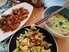 菠菜面-HiMaMa亲子庄园·亲子餐厅