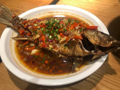 香煎鲫鱼-费大厨辣椒炒肉(万家丽一店)