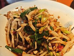 雪菜芦苇根-魏铭鱼头捞饭(晋阳路店)