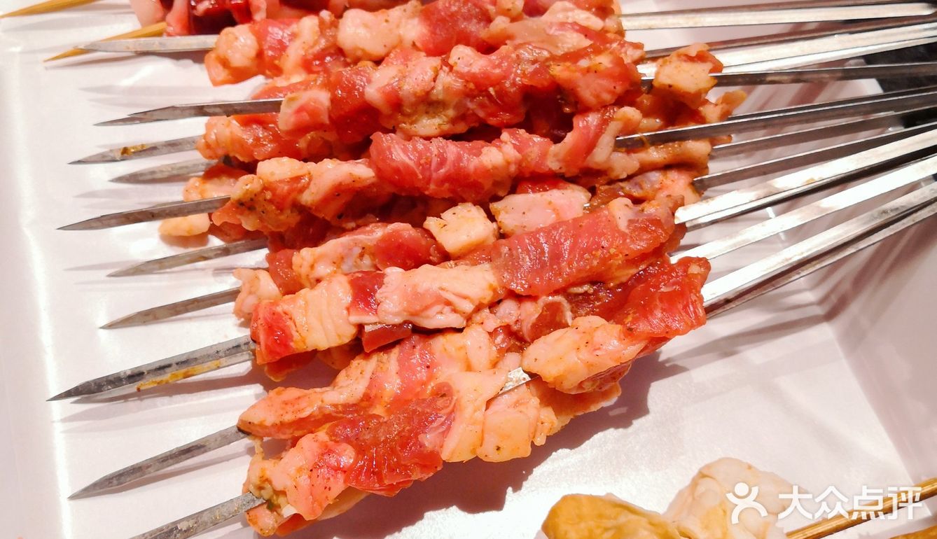 饼加肉的快乐，还有东北麻辣烫，看着世界杯绝了[强]
