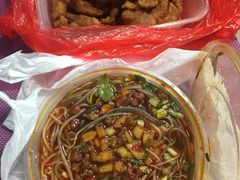 -爆炸头阿姨小四川正宗川味小吃(无任何分店)