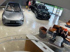 -蔚来中心(北京中关村店)