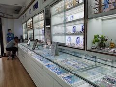 -翰佐蔡司小乐圆·依视路星趣控·暴龙眼镜折扣店
