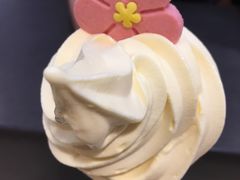 樱花榴莲华夫筒-麦当劳(天兴罗斯福店)