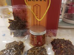 -鑫记婆婆兔·成都特产·兔头手撕兔(太古里店)
