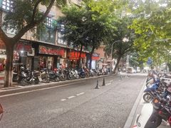 -烧哥美蛙肥肠鱼火锅·十五年社区店