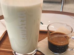 水牛乳清甜拿铁-LAVAZZA拉瓦萨咖啡(星荟中心店)