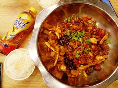 -愉肴麻辣香锅(中山路店)