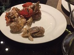 -大中华希尔顿酒店-念自助餐·嗨啤·小龙虾