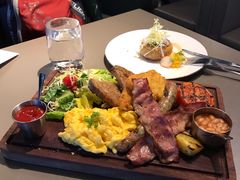 -Oasis Bar & Grill