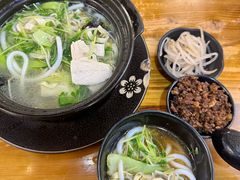 -丽虹云南过桥米线(兴工街店)