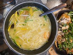 -云海肴·汽锅鸡·云南菜(天山百盛优客店)