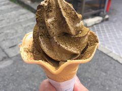 煎培茶冰淇淋500日元-鎌倉茶々(本店)