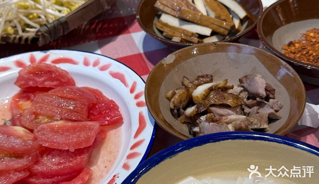 重庆火锅卷出新花样，火锅还能炒起吃。