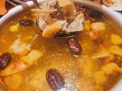 农夫山泉炖土鸡汤-山涧肴·泉水煮活鱼(坂田店)