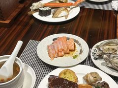 -广州万富希尔顿酒店·感趣自助餐厅·金秋蟹宴生蚝海鲜刺身烧烤