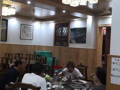 大堂-芦茨金富饭庄·25年老字号·专做稻草鸡