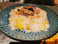 焖锅羊肉抓饭-耶里夏丽·丝路新疆菜·清真食品(徐汇南丹东路臻选店)