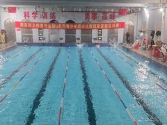 -梦翔龙湖滟澜山游泳俱乐部