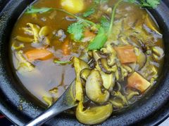 招牌黄咖喱牛腩热锅配米饭-长勺子东南亚(街道口店)