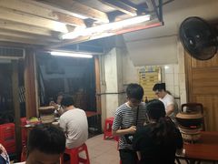 等位区-威邵鸡煲(西华路总店)