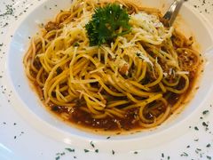 -Chom Cafe and Restaurant