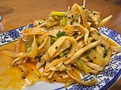 -蜗牛小馆醉乡民谣云南菜(惠新西里店)